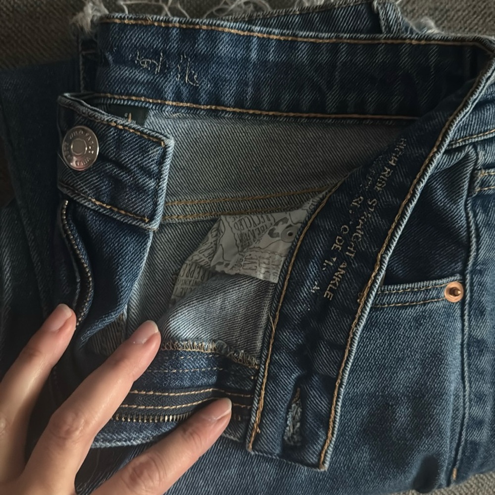 Size 6. Wild fable straight leg jeans with distressed bottoms